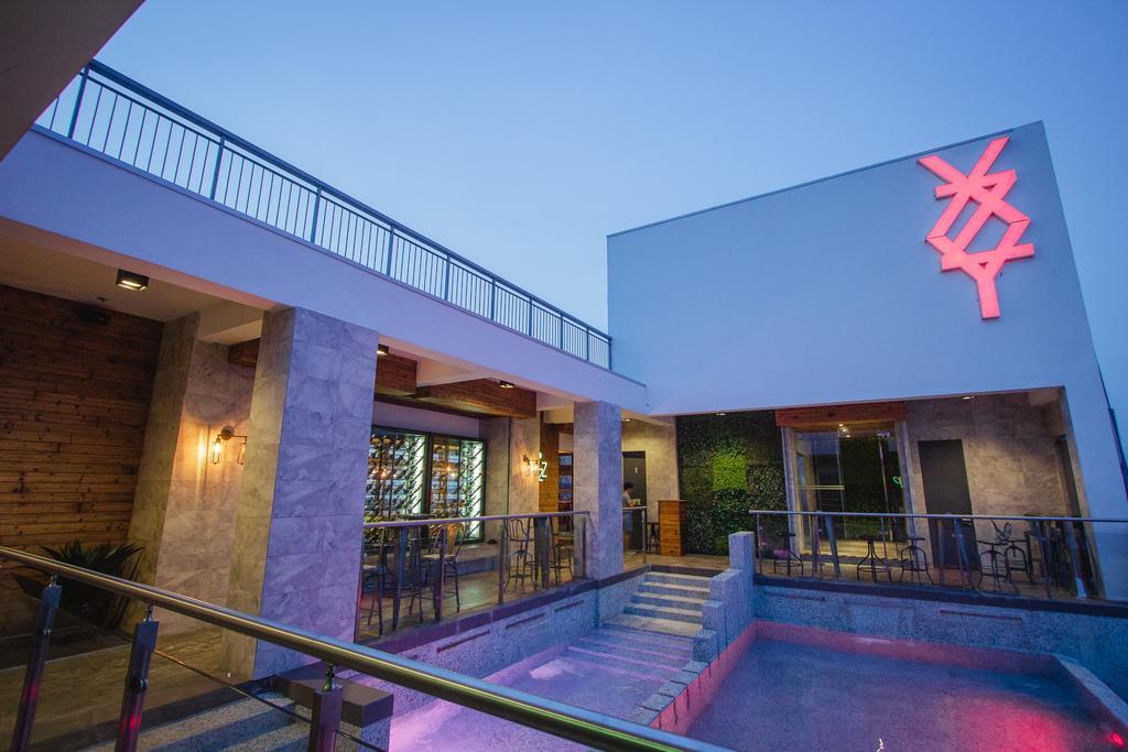 Hotel XYZ Tacloban Esterno foto