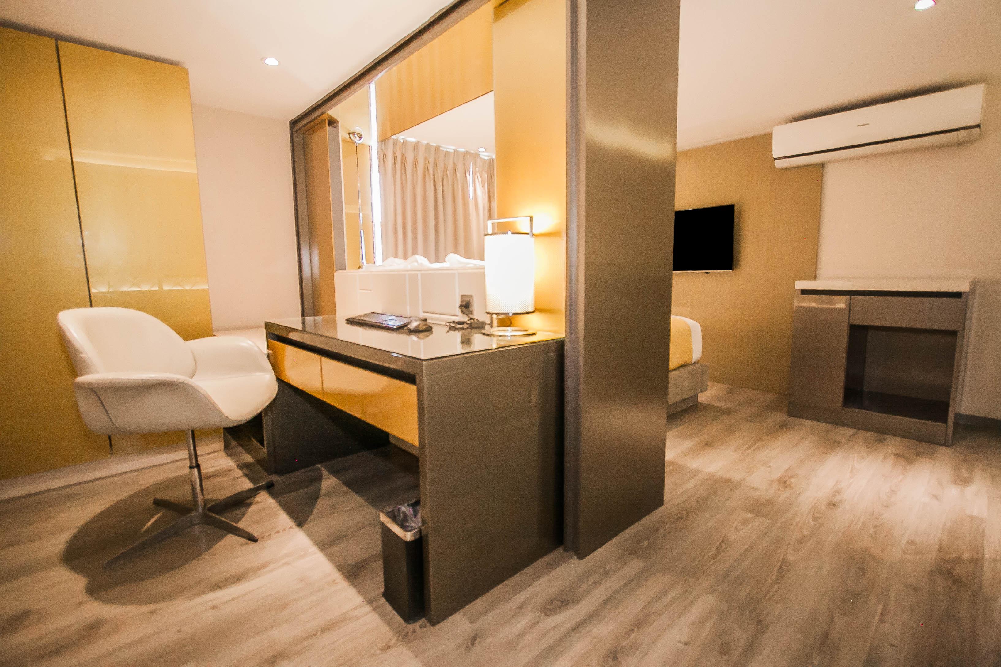 Hotel XYZ Tacloban Esterno foto