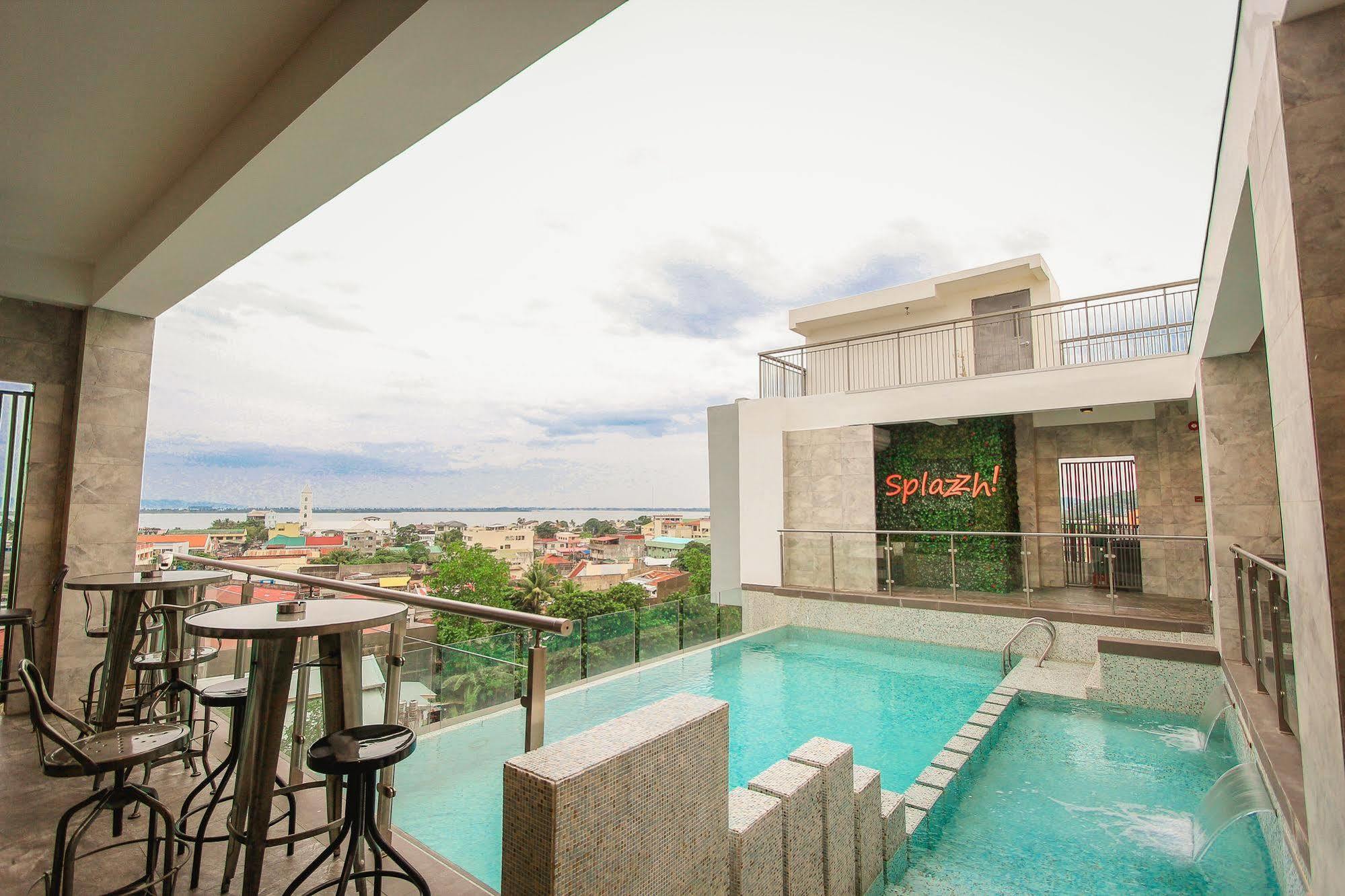 Hotel XYZ Tacloban Esterno foto