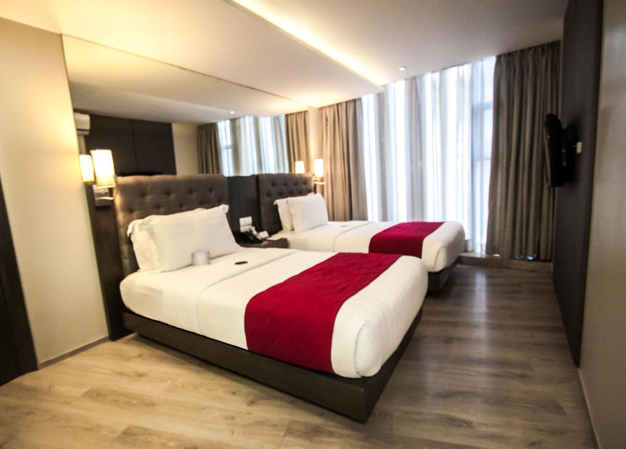 Hotel XYZ Tacloban Esterno foto